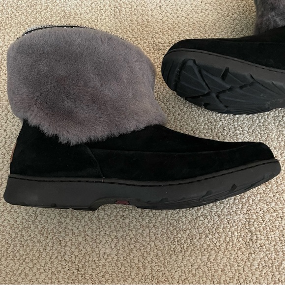 UGG Brie Waterproof Suede Boots Black w/ Pom Poms Women’s size 11 - Picture 9 of 13